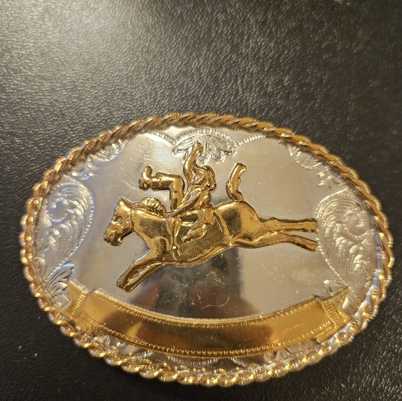 🏍 Bronco Riding Cowboy Belt Buckle - Picture 3 of 9